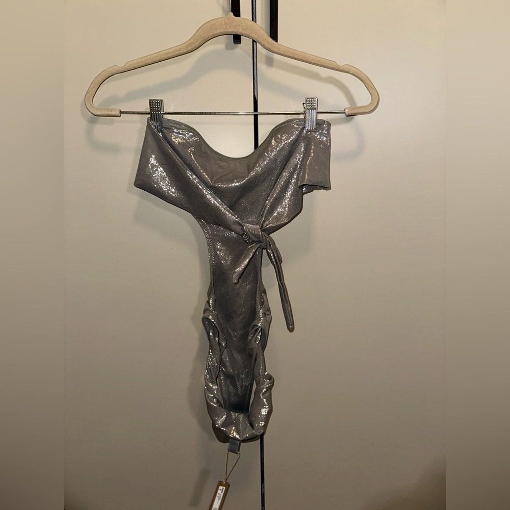 NWT Skims Liquid Shine Strapless Cutout Monokini Size XS - Picture 7 of 9
